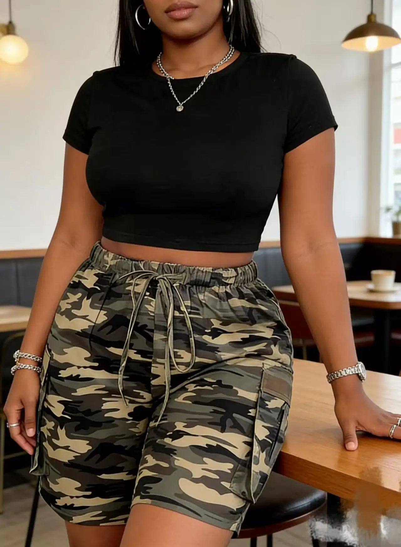 Plus size women's camouflage print drawstring pocket casual shorts