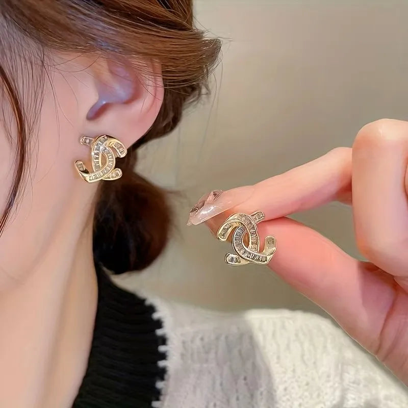 Vintage Elegant Style Stud Earrings S925 Silver Needle Unique Trendy Design Women Daily Wear Jewelry