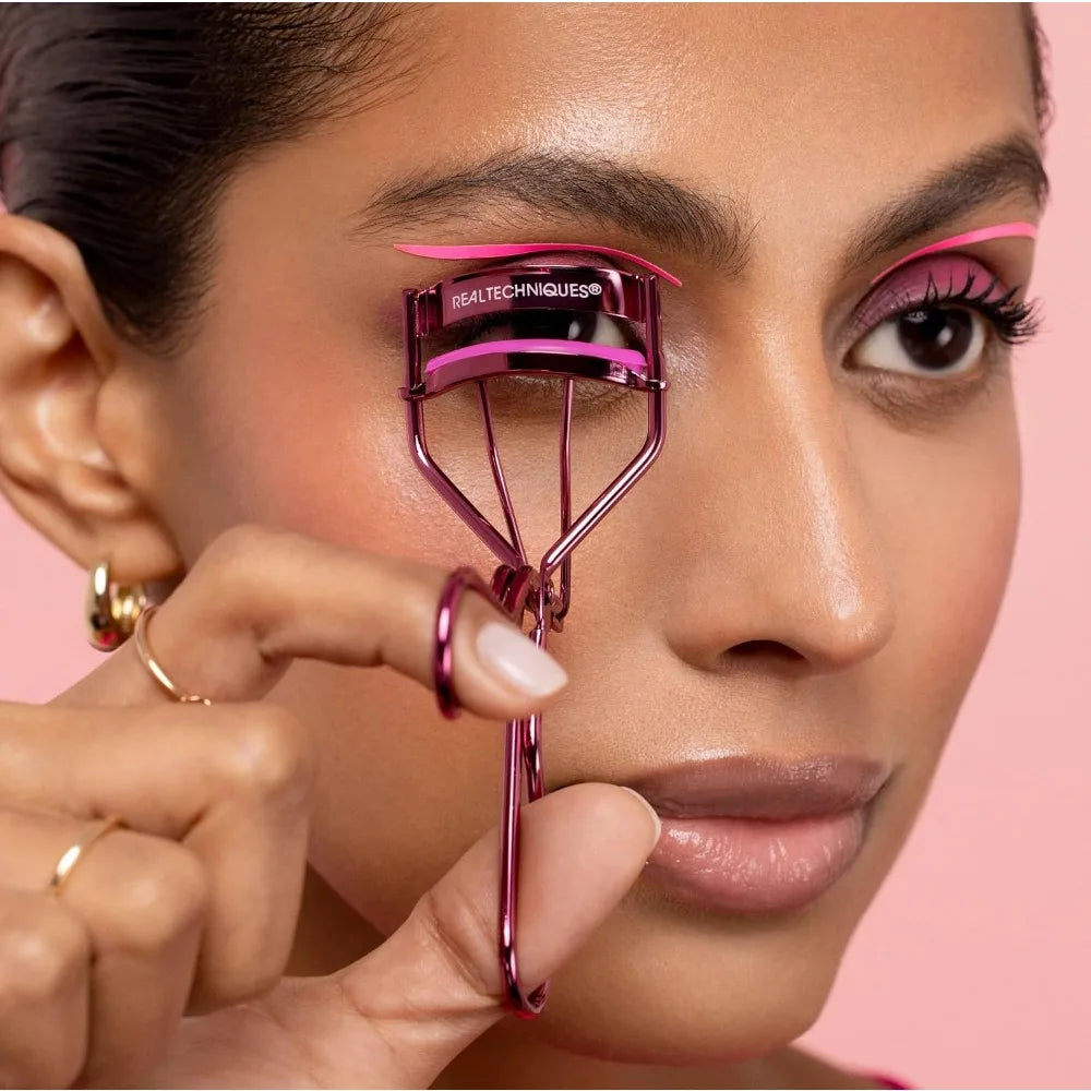 Gentle Lash Curler for Lifted Lashes Extra Volume Mascara Travel Size Comfort Grip Pinch Free Design Pink Cruelty Free Eyelash Curler
