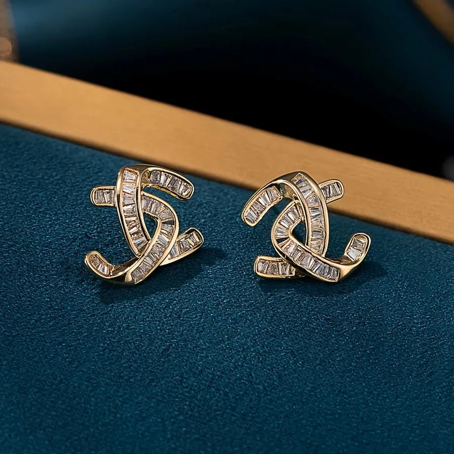 Vintage Elegant Style Stud Earrings S925 Silver Needle Unique Trendy Design Women Daily Wear Jewelry