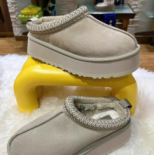New Thick soled Snow Boots for Women in Winter 2026, Short Style Cashmere Warm Thick soled Heerless Shoes, Wool Half Slippers, Women's Cotton Shoes
